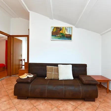 Apartment Fuer 5 Personen Ca 45 Qm In Medulin, Istrien Suedkueste Von Istrien *